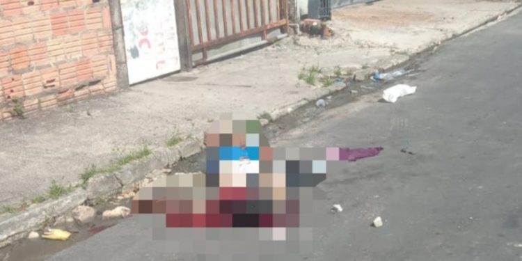 Suspeito de roubo é linchado pela multidão enfurecida em Manaus