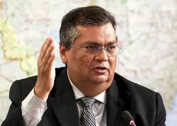 Ministro Flávio Dino determina transferência de 13 faccionados para presídios federais