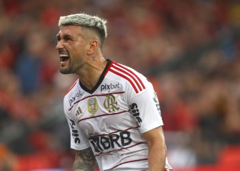 Mengão bate o Athletico-PR na Arena da Baixada e está na semifinal da Copa do Brasil