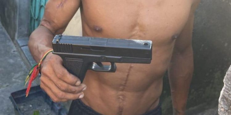 Furiosos com a presença da PM, traficantes de Manaus atiram em ladrão na ZL