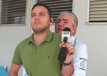 Vídeo: médico arrocha repórter para ensinar manobra de salvamento e complica jornalista