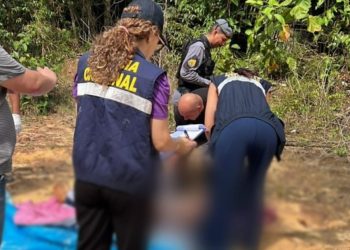 Suspeito força porta de residência em Manaus e acaba abatido com 12 tiros pelo morador