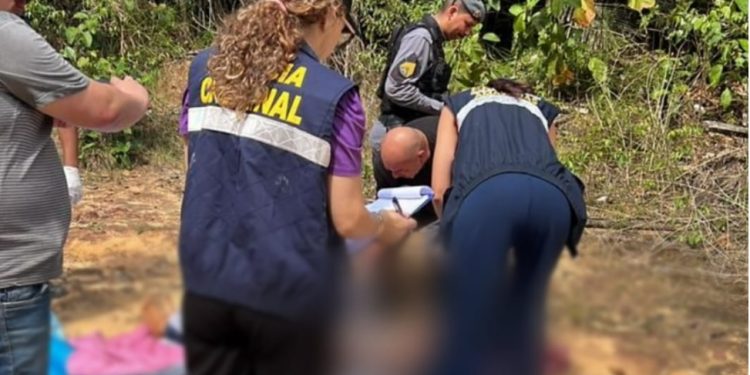 Suspeito força porta de residência em Manaus e acaba abatido com 12 tiros pelo morador