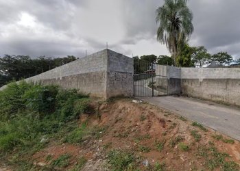 Homem é encontrado morto sem ‘bilau’ e sem cabeça em rua ao lado de cemitério