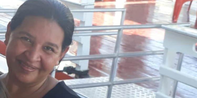 Em Manaus, mulher morre ao ter a casa confundida e metralhada por facção criminosa