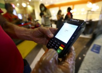 Rompimento de cabo na BR-319 derruba internet no Amazonas