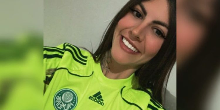 Atingida por garrafa de vidro no pescoço, torcedora do Palmeiras morre no hospital