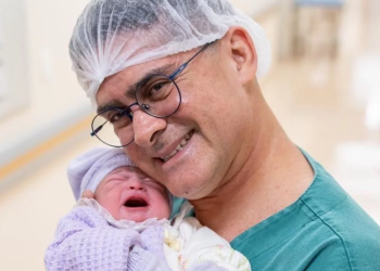 Prefeito de Manaus anuncia nascimento da primeira neta: ‘Mais uma rosa para perfumar nosso jardim’