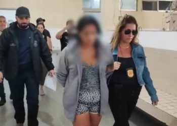 Mulher que matou menina de 7 anos com 11 facadas em ritual é presa