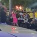 Vídeo: clientes usam cadeiras e mesas da praça do Eldorado durante porradal em Manaus