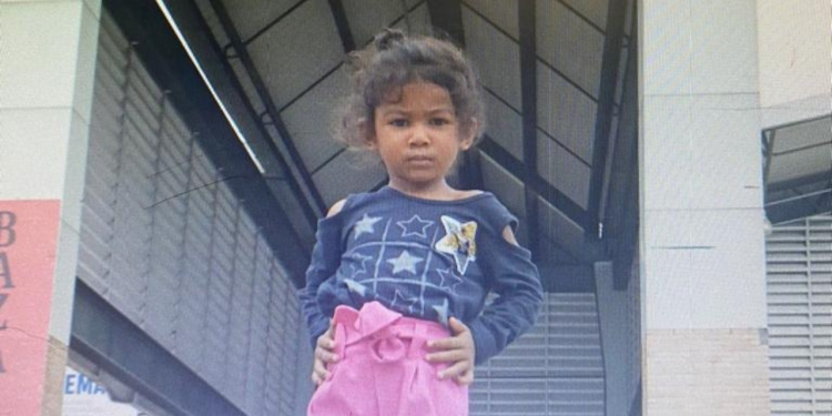 Família procura menina de 4 anos que desapareceu no Centro de Manaus