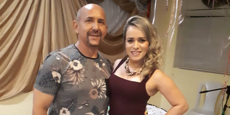 Justiça mantém prisão de mulher de policial que atirou em advogado e bateu em babá