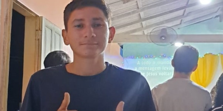Família pede ajuda para encontrar jovem que desapareceu após sair para trabalhar