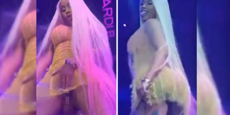 Cardi B faz show sem calcinha e acaba deixando absorvente interno à mostra
