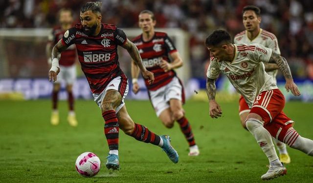 Flamengo ouve vaias no Maracanã e empata sem gols com o Internacional