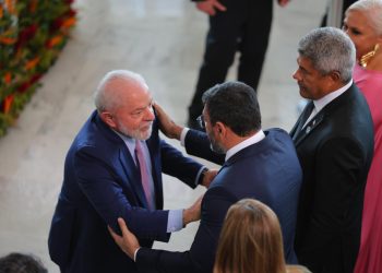 Às vésperas de vir ao Amazonas, Lula encontra Wilson Lima em Brasília