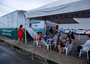 UBS Móvel 04 da prefeitura atende população do Parque 10 de Novembro