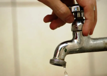 Por causa de apagão em Manaus e outras cidades, Ageman orienta reservar água