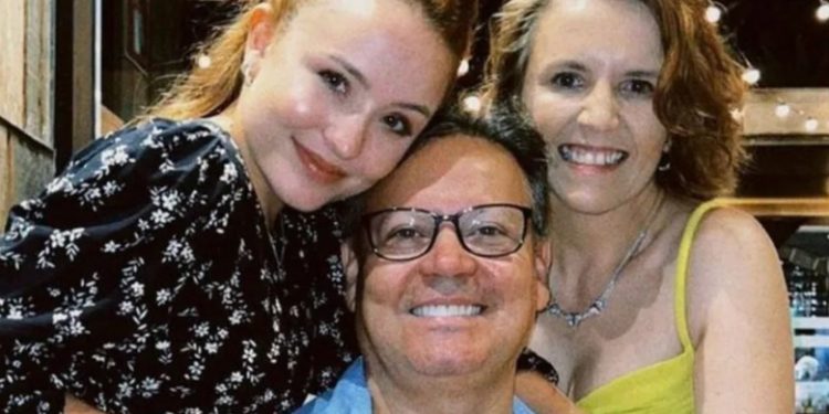 Larissa Manoela acusa os pais de novos furtos e até de cortar plano de saúde