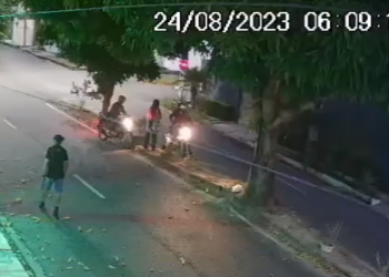 Vídeo: Indo para a aula, jovem é cercada por dois motoqueiros e assaltada no Parque 10