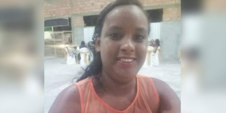 Mãe desaparece em Manaus após sair de casa com filho bebê de colo