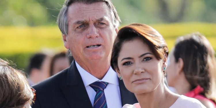Moraes autoriza quebra de sigilo bancário de Bolsonaro e Michelle