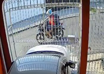 Vídeo: motociclista é preso em Manaus após passar a mão em mulher na rua