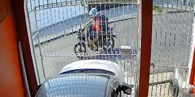 Vídeo: motociclista é preso em Manaus após passar a mão em mulher na rua