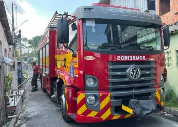 Mulher aluga casa no Petrópolis e perde tudo em incêndio três dias depois