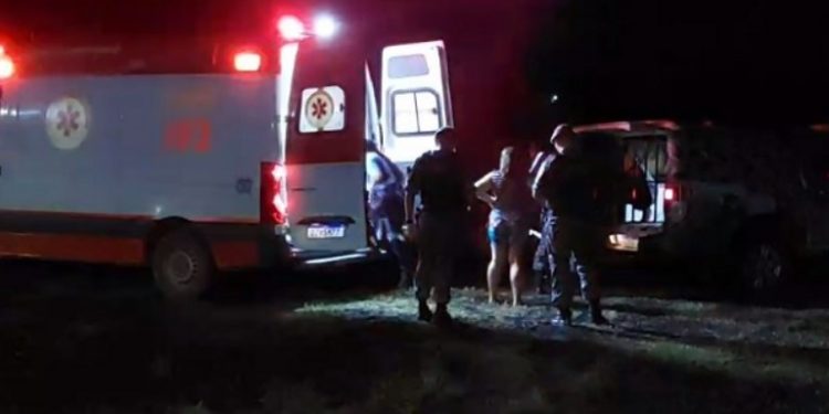 Suspeito de furto é salvo pela polícia enquanto era torturado no interior do Amazonas