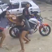‘Thayná, olha a sua barriga’, grita mulher desesperada ao ver grávida brigando com a amante do marido; vídeo