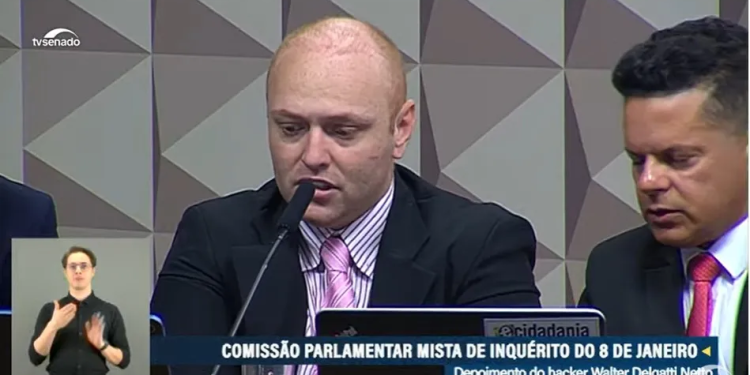 Hacker diz na CPMI que Bolsonaro prometeu indulto em caso de grampo contra Alexandre de Moraes