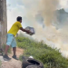 Desde sábado fogo consome vegetação no Buracão do Nova Vitória e preocupa moradores