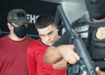 Apelido de boneca, sede de matador: Barbie do Cidade de Deus executa rivais do CV em Manaus