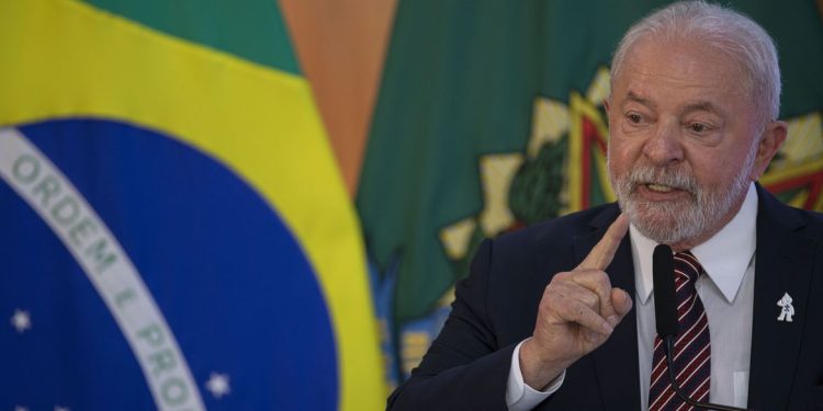 Lula inaugura cabo de fibra ótica de Santarém a Manaus para “filho do pobre” acessar internet