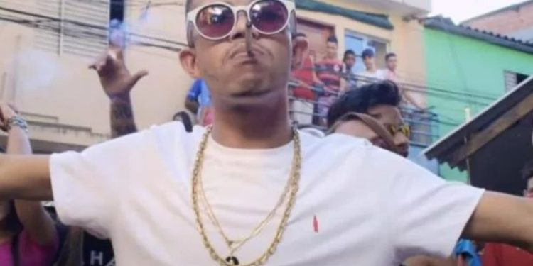 Vídeo: MC Magrinho debocha de facção criminosa e acaba vítima do “tribunal do crime”