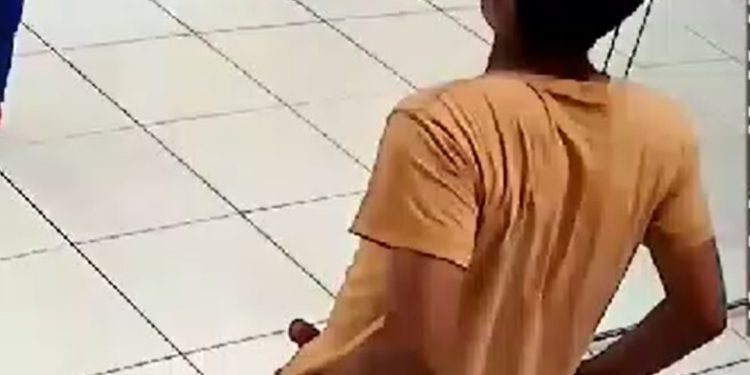 Vídeo: comerciantes tentam identificar assediador de mulheres no Centro de Manaus