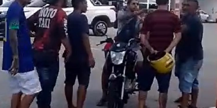 Vídeo: jovem baleado durante briga de trânsito em Manaus é motociclista de aplicativo