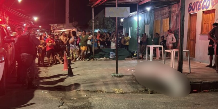 Tomando cerveja em bar na Cidade Nova, homem é executado com 11 tiros