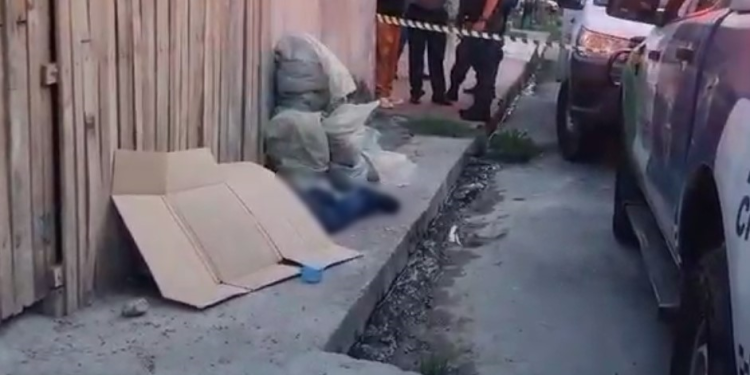 Homem é morto com vários tiros no bairro São José e porção de droga é encontrada no bolso dele