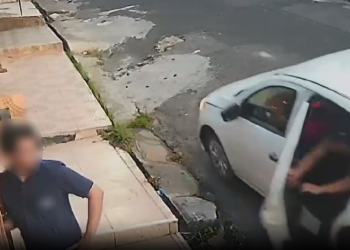 ‘Cabreiro’, jovem fica atento e escapa de assalto em frente de casa em Manaus; veja