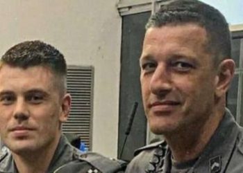 Soldado da PM morre em acidente após perseguição contra suspeito e pai, PM, o encontra morto