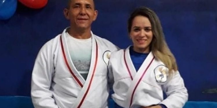 PC casado com mulher que bateu em babá e atirou no advogado em Manaus se defende: ‘briga de condomínio’