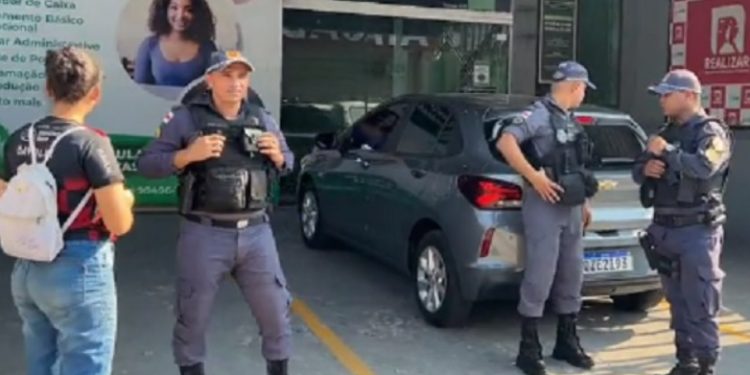 Professores e alunos são feitos reféns em Manaus durante assalto no Coroado