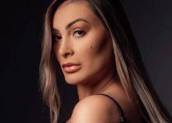 Vídeo: Andressa Urach vende rifa de R$ 1,99 para quem quiser ter encontro íntimo com ela