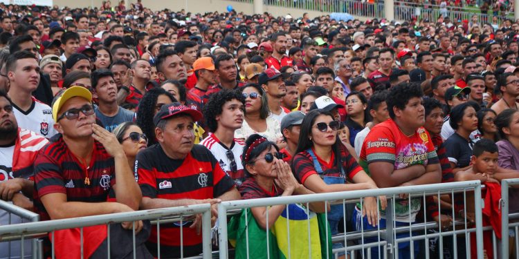 Flamengo e São Paulo terá transmissão ao vivo em dois telões na Ponta Negra