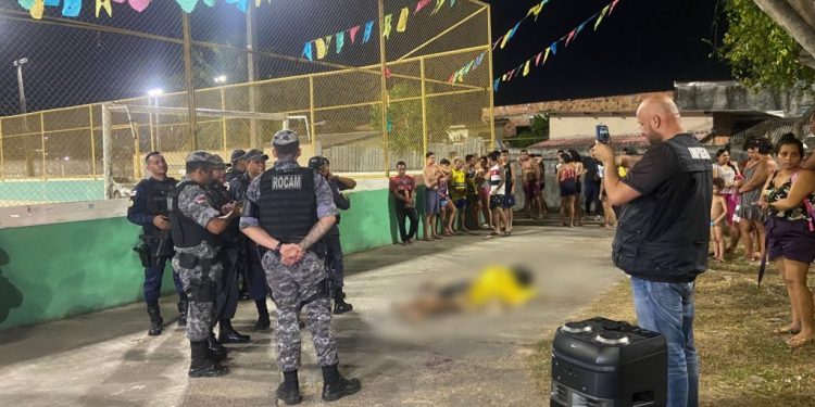 Homem é executado a tiros e duas pessoas ficam feridas no Alvorada