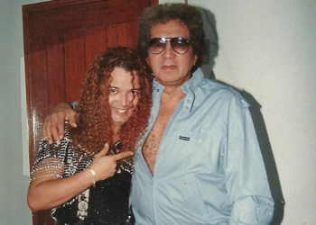 Com show gratuito Wanderley Andrade interpreta grandes sucessos de Reginaldo Rossi