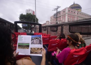 Governo promove passeio turístico gratuito para pessoas com deficiência por Manaus