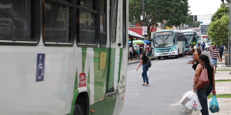 Prefeitura altera itinerário de ônibus no Centro e oferece ainda mais reforço na frota dos coletivos durante ‘#SouManaus 2023’